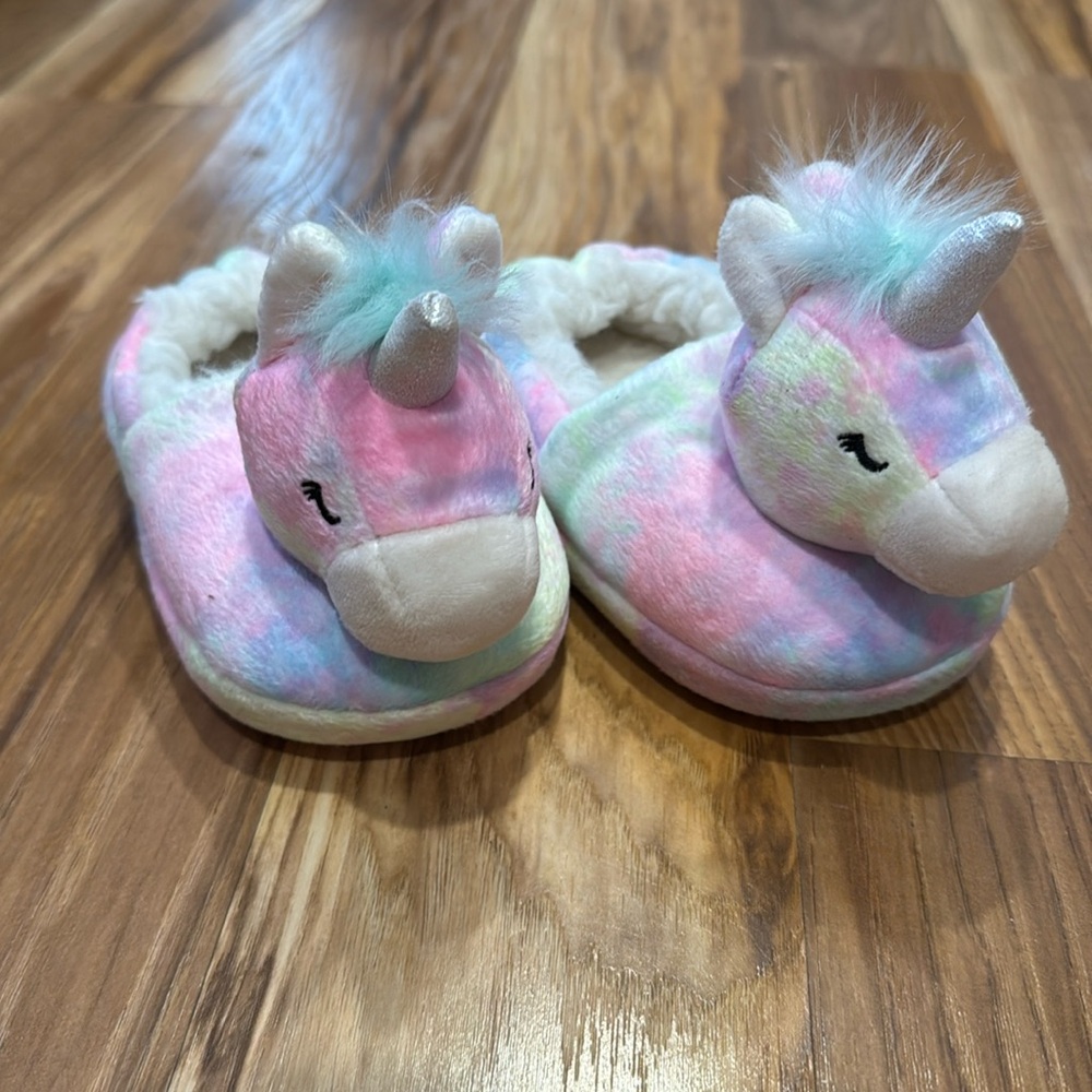 Unicorn colorful pink green yellow slippers toddler girl small 5/6